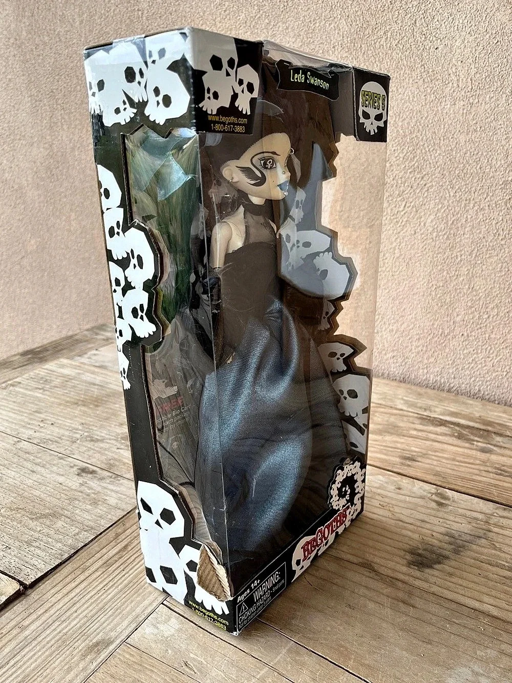 BeGoths Leda Swanson Series 5 Doll Black & Blue NWT